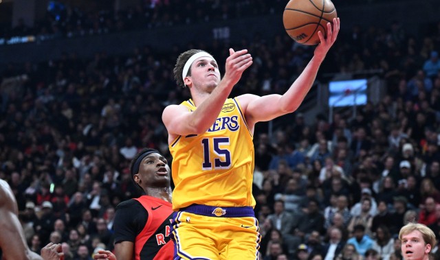 湖媒：里夫斯今年本该入选全明星而不是伦纳德 对还是错？